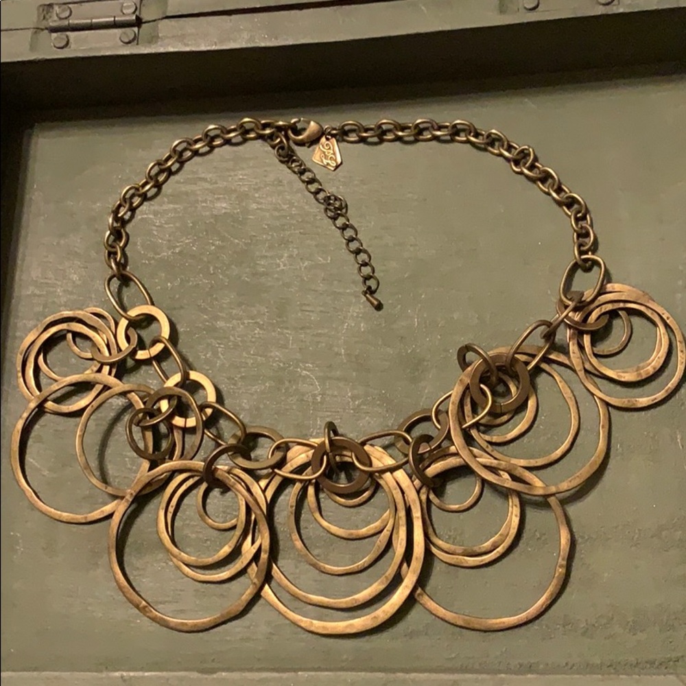 TL Statement necklace
